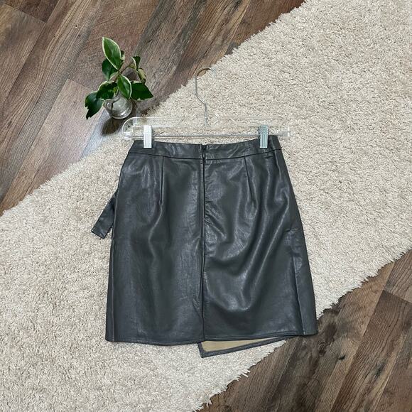 Seek The Label Size Small Gray Faux Leather Wrap Around Side Tie Mini Skirt - Picture 3 of 7